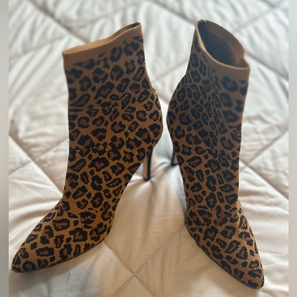 Cheetah print heeled ankle sock boots - Picture 4 of 7